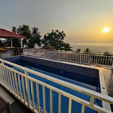 Whitehouse Homestay By Oxystays Hospitality อลีบาก ภายนอก รูปภาพ