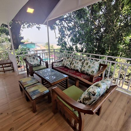 Whitehouse Homestay By Oxystays Hospitality อลีบาก ภายนอก รูปภาพ