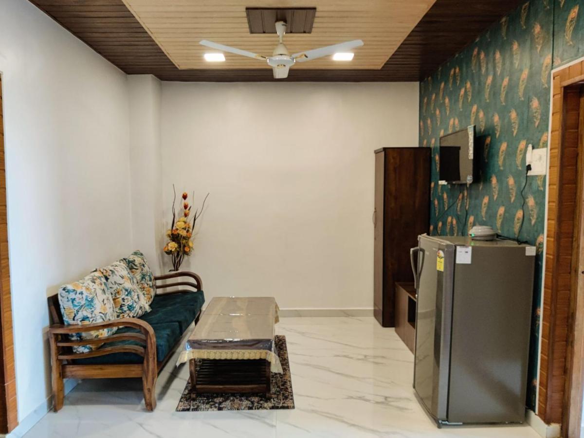 Whitehouse Homestay By Oxystays Hospitality อลีบาก ภายนอก รูปภาพ