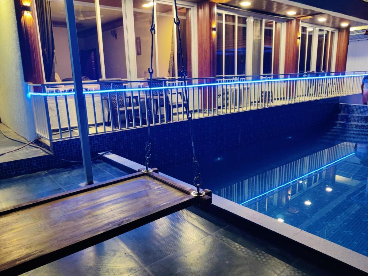 Whitehouse Homestay By Oxystays Hospitality อลีบาก ภายนอก รูปภาพ
