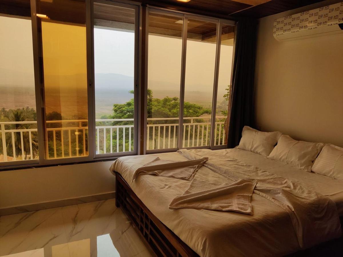 Whitehouse Homestay By Oxystays Hospitality อลีบาก ภายนอก รูปภาพ