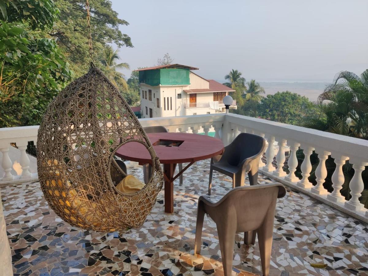 Whitehouse Homestay By Oxystays Hospitality อลีบาก ภายนอก รูปภาพ