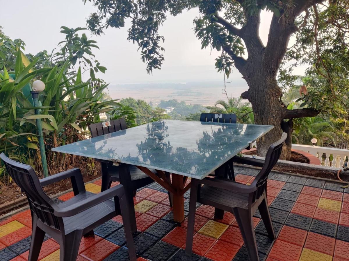 Whitehouse Homestay By Oxystays Hospitality อลีบาก ภายนอก รูปภาพ