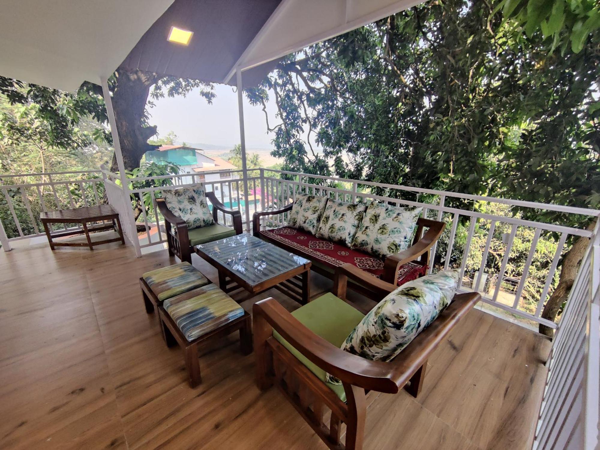Whitehouse Homestay By Oxystays Hospitality อลีบาก ภายนอก รูปภาพ