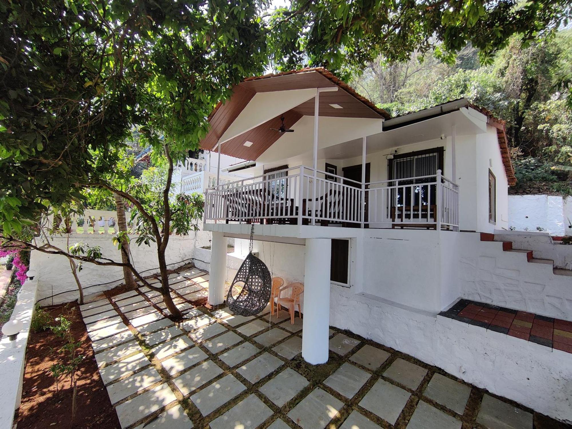 Whitehouse Homestay By Oxystays Hospitality อลีบาก ภายนอก รูปภาพ